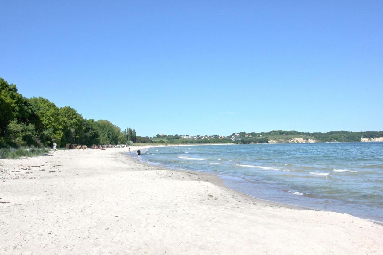 Strandnahe Fewo Rex Rugia: Balkon & Erlebnisbad Lobbe Exterior photo